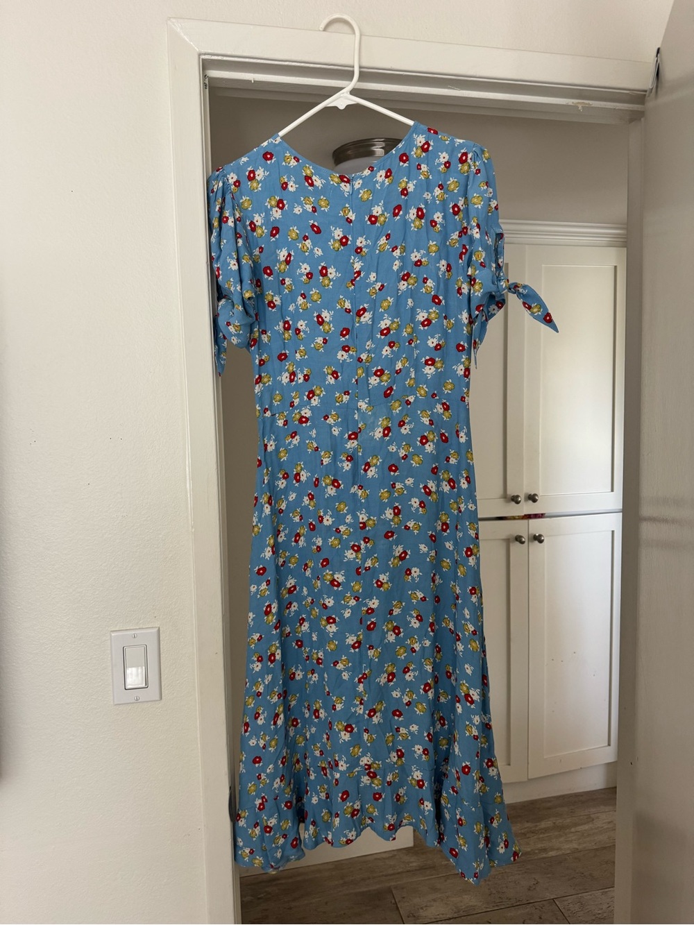 Faithfull the Brand Light Blue Floral Midi Dress with Red Accents - Picture 3 of 8
